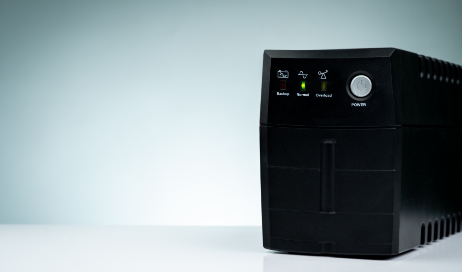 UPS(無停電電源装置)とは？