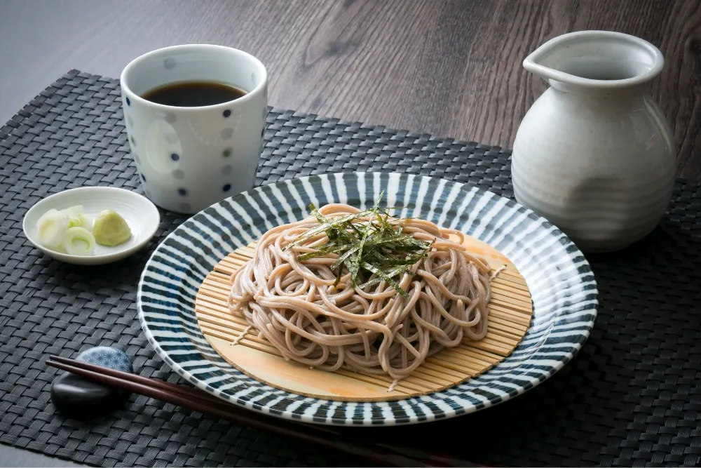 うどん屋・蕎麦屋を経営されているオーナー様向けに新紙幣対応券売機についてまとめ